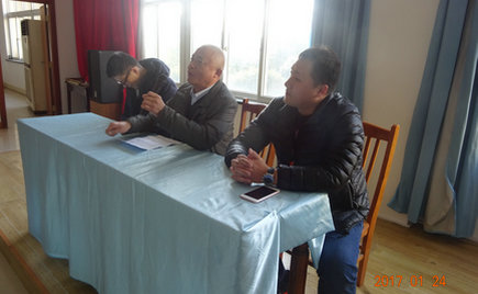 劉潭服裝團(tuán)拜會今日召開，對2017年的發(fā)展方向做了具體安排
