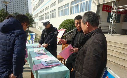 劉潭服裝安全和健康教育，解決因地鐵施工帶來的出行不便問題