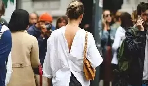 劉潭服裝：一本正經(jīng)地&ldquo;襯衫反著穿&rdquo;，不走尋常的性感美
