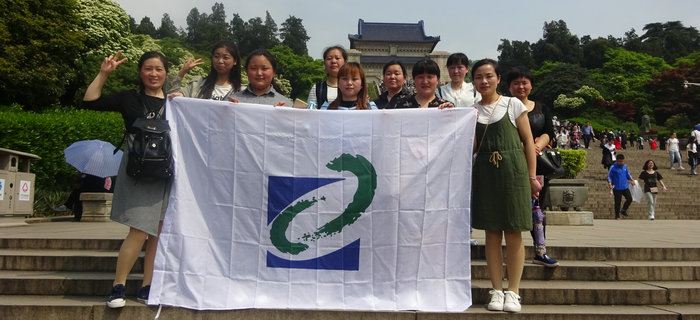 在五一來臨之際，劉潭服裝組織企業(yè)先進(jìn)標(biāo)兵赴南京游玩