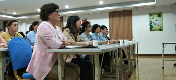 百歲勞模走進(jìn)劉潭服裝道德大講堂，為我們詮釋工匠精神