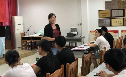 劉潭服裝團支部召開第三季度團員大會