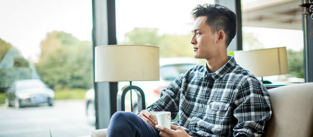 劉潭服裝：分享襯衫的三種卷袖方法，讓你優(yōu)雅紳士