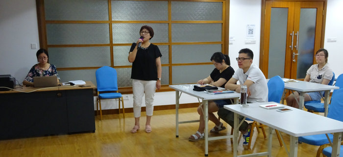 劉潭服裝召開砥礪奮進(jìn)，以優(yōu)異的成績(jī)向十九大獻(xiàn)禮黨員大會(huì)