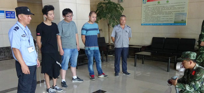 劉潭消防中隊來劉潭服裝進行消防設備現(xiàn)場培訓