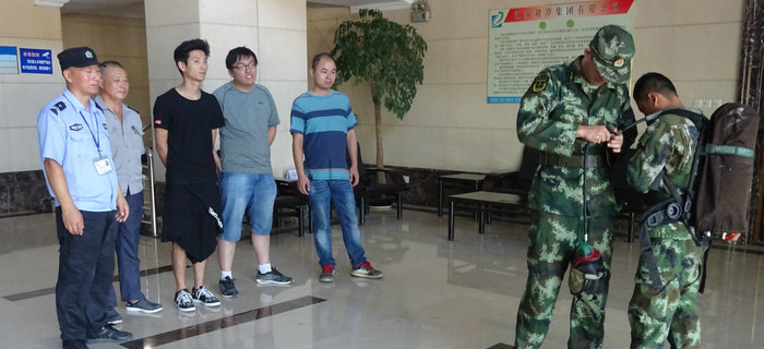劉潭消防中隊來劉潭服裝進行消防設備現(xiàn)場培訓