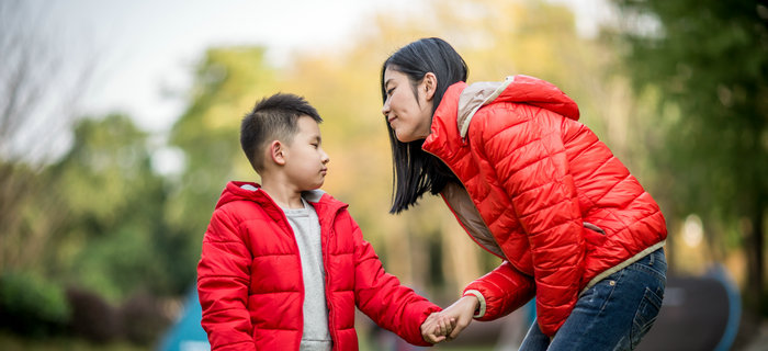 劉潭服裝：秋將盡，露結(jié)為霜；冬欲來，情結(jié)為愛 