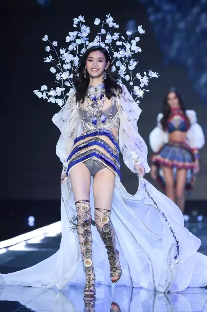劉潭服裝帶你一起看上海維秘大秀