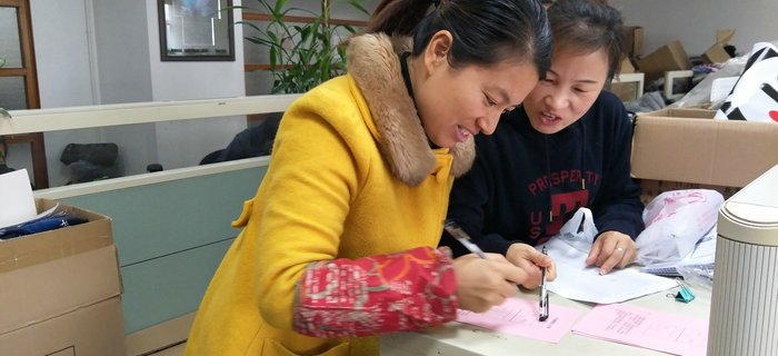 劉潭服裝工會有序組織員工進(jìn)行梁溪區(qū)人大代表補選活動