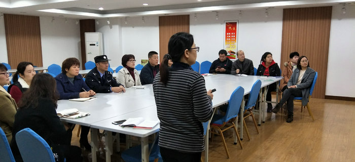 趙芳同志在劉潭服裝專題學(xué)習(xí)十九大會(huì)議中通過(guò)入黨轉(zhuǎn)正申請(qǐng)