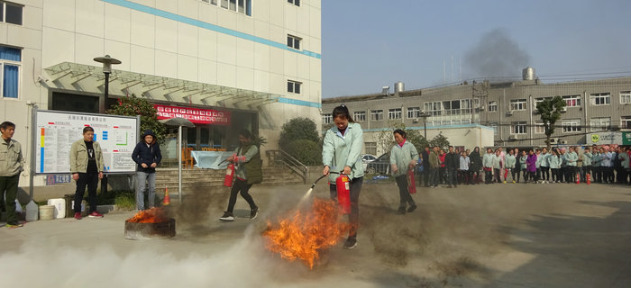 劉潭服裝圓滿舉辦十六屆二次職工消防運動會