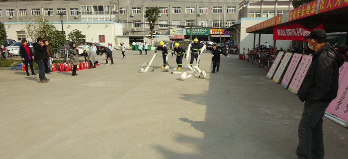 劉潭服裝圓滿舉辦十六屆二次職工消防運動會
