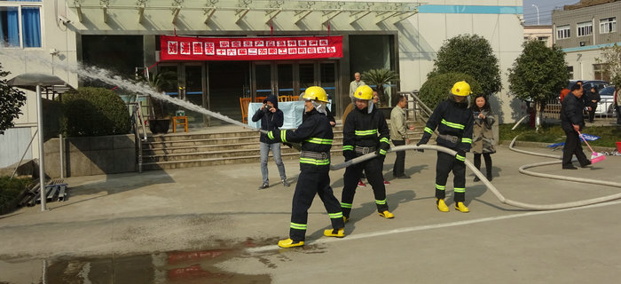 劉潭服裝圓滿舉辦十六屆二次職工消防運動會