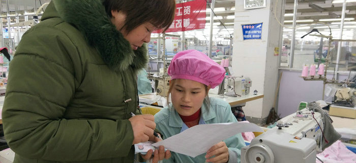 劉潭服裝工會為員工提前代購車票，讓員工順利返鄉(xiāng)