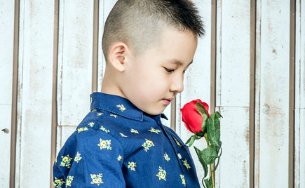 劉潭服裝讀書：你給孩子穿的衣服，或?qū)⒂绊懫錃赓|(zhì)和未來