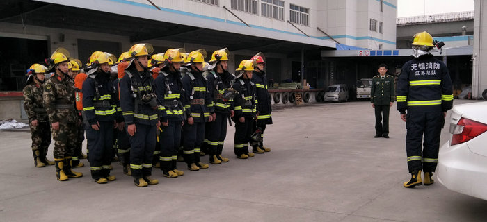 劉潭服裝：劉潭和興源路消防中隊(duì)來我司進(jìn)行消防演練