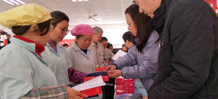 劉潭服裝：&ldquo;法潤梁溪，情系民工&rdquo;活動，營造良好用工環(huán)境