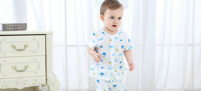 劉潭服裝：春天到了，媽媽們該怎么幫寶寶們穿衣服呢？