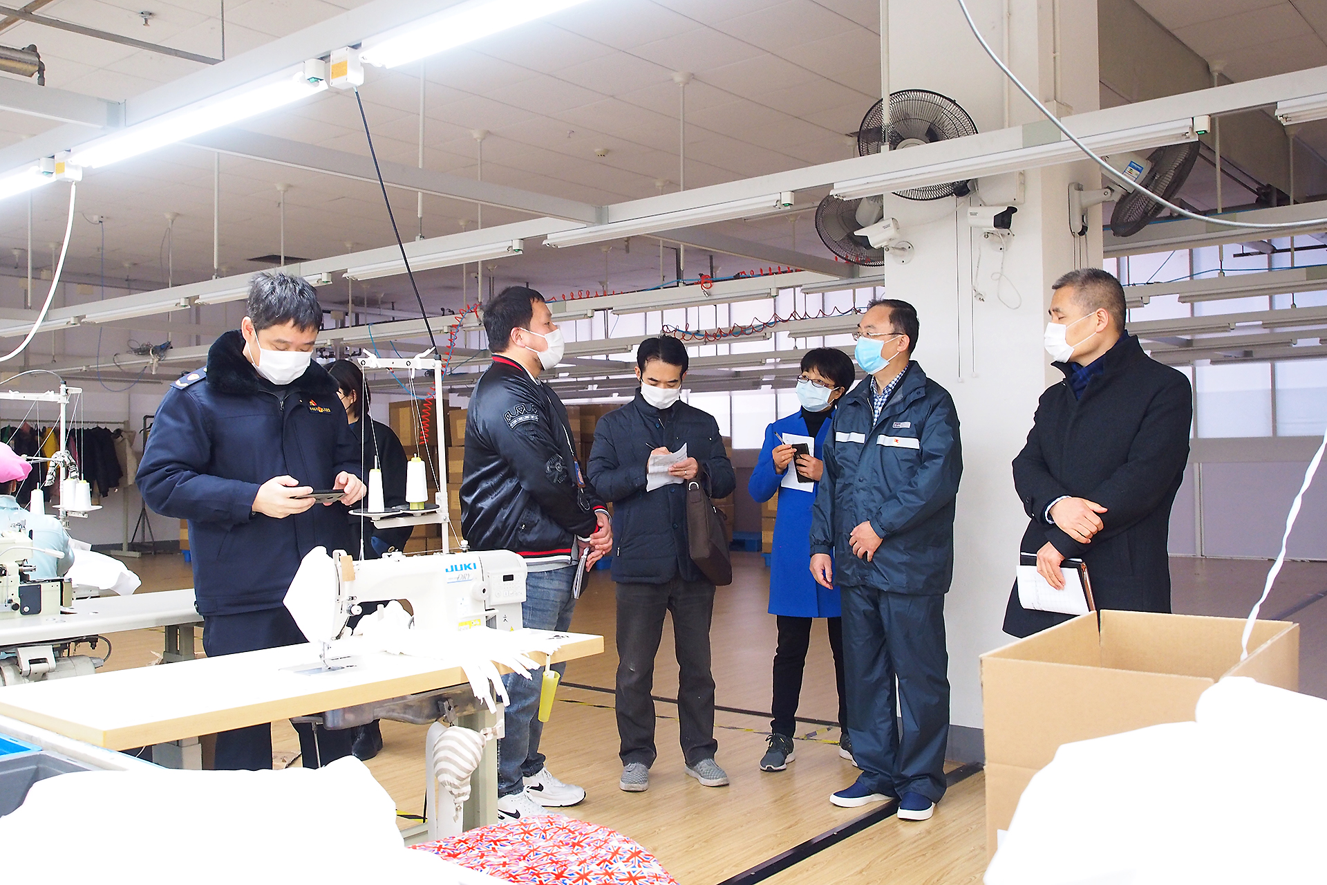 疫情期間市領導“四不兩直”蒞臨劉潭服裝指導防控抗疫工作