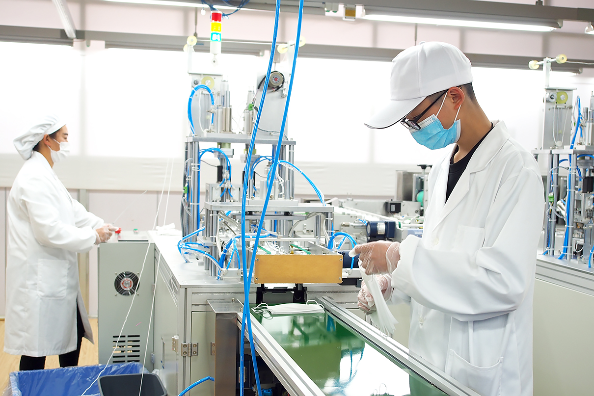 劉潭服裝全自動口罩機調試