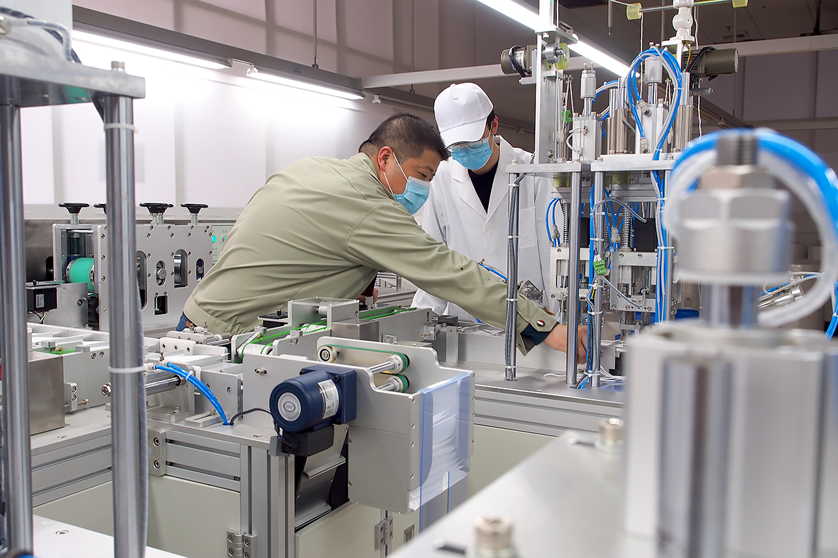 劉潭服裝全自動口罩機調試