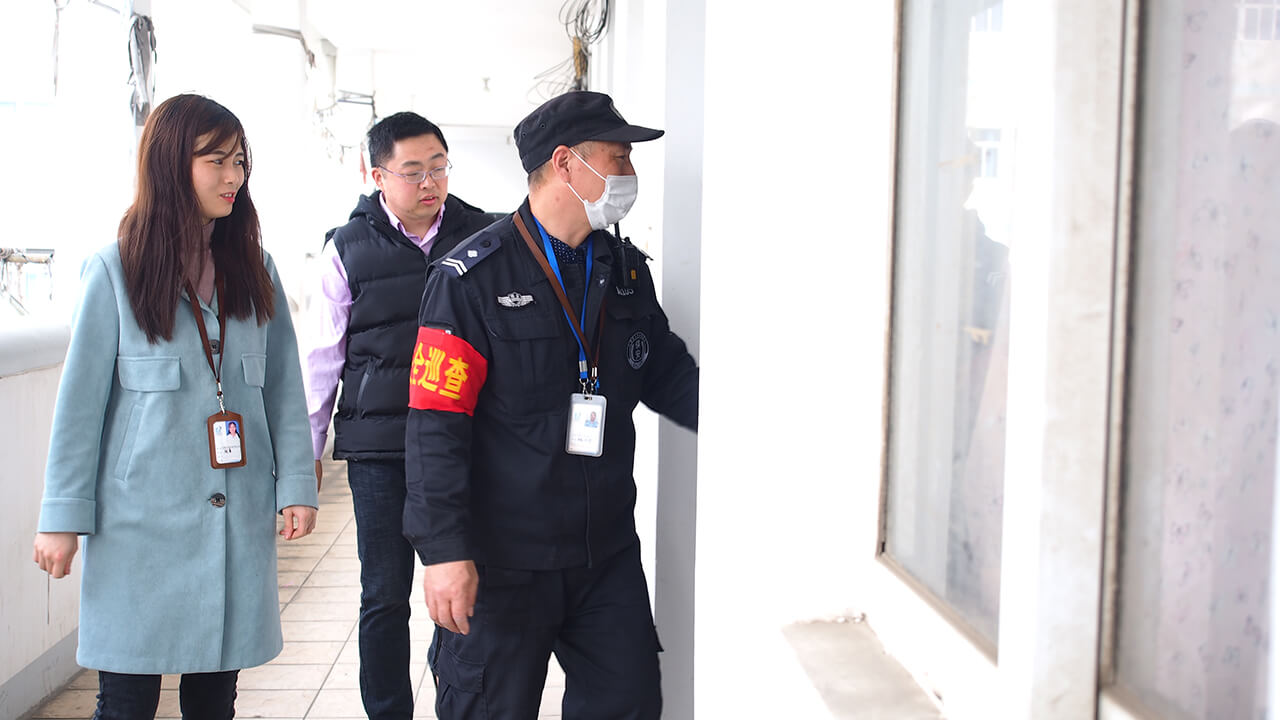 劉潭服裝廠開(kāi)展宿舍安全突擊檢查