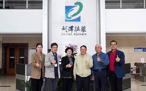熱烈歡迎單仁咨詢(xún)創(chuàng)始人單仁博士蒞臨劉潭服裝廠指導(dǎo)工作