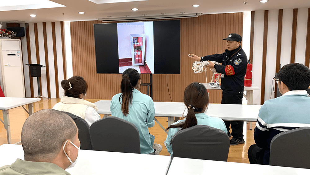 劉潭服裝住宿員工逃生應急包操作使用培訓