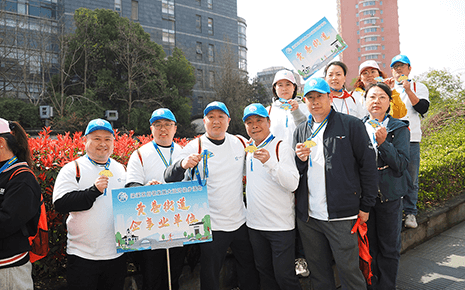 踐行“四敢”，走在前列！劉潭服裝參加大運河徒步活動