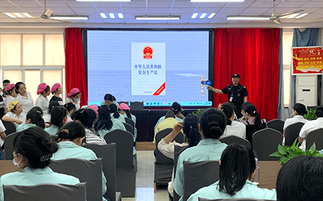 劉潭服裝：加強安全生產(chǎn)意識，提升現(xiàn)場管理水平