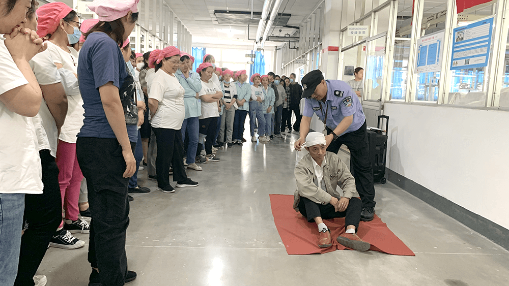 劉潭服裝學習應急救護技能