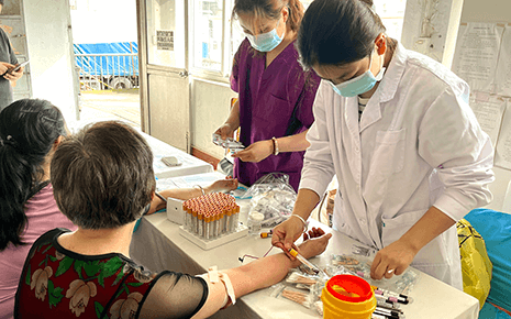 劉潭服裝：家庭醫(yī)生進企業(yè)，保駕護航守健康
