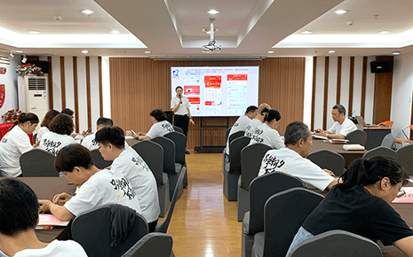 劉潭服裝：扎實(shí)開展黨組織生活會(huì)