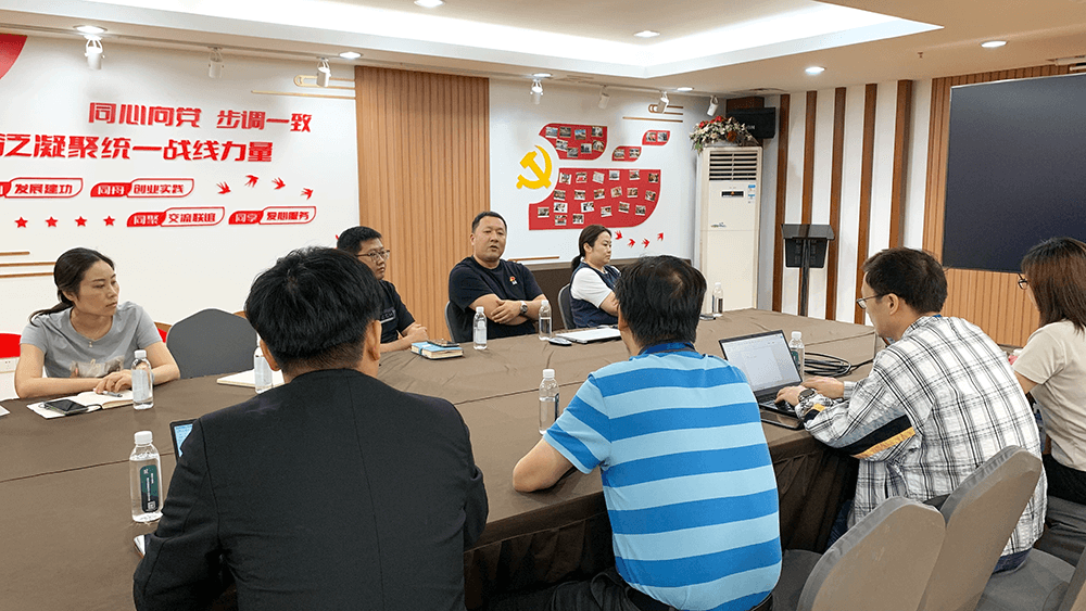劉潭服裝領域企業(yè)共話人工智能產業(yè)未來