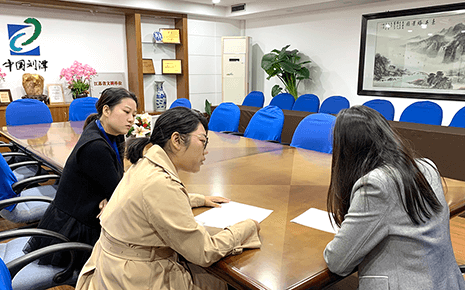 劉潭服裝：社企共建、結(jié)對(duì)簽約共發(fā)展