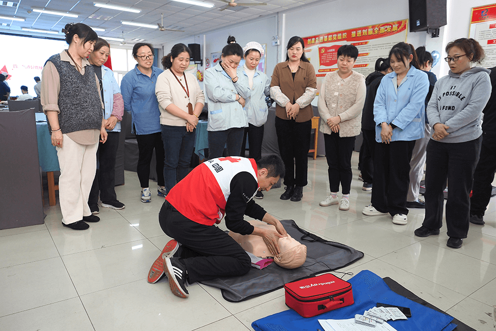 劉潭服裝組織開展應(yīng)急救護(hù)培訓(xùn)