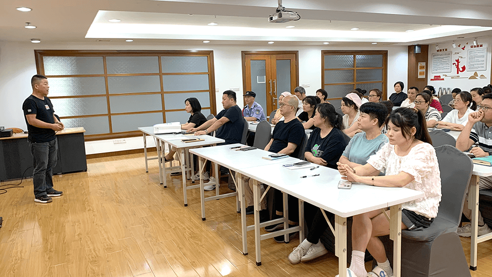 劉潭服裝召開(kāi)7月份安全生產(chǎn)工作部署會(huì)議