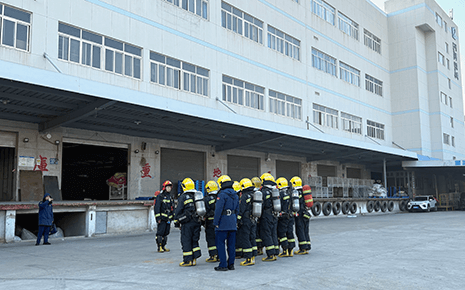 劉潭服裝：消防演練進(jìn)企業(yè)，共筑安全生產(chǎn)“防火墻”