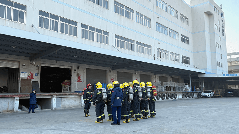 劉潭服裝：消防演練進(jìn)企業(yè)，共筑安全生產(chǎn)&ldquo;防火墻&rdquo;
