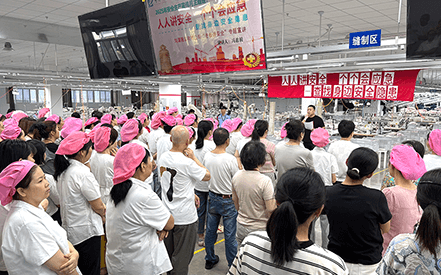 劉潭服裝深化安全生產(chǎn)月活動：企業(yè)責(zé)任人講安全 實戰(zhàn)演練強技能