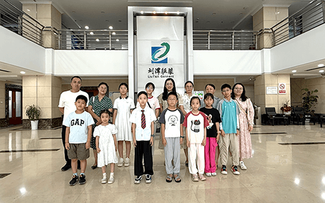 社區(qū)親子探秘“衣”世界！家庭參觀團走進劉潭服裝