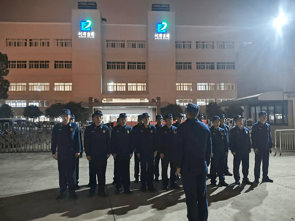 劉潭服裝：攜手消防中隊(duì)筑牢安全防線