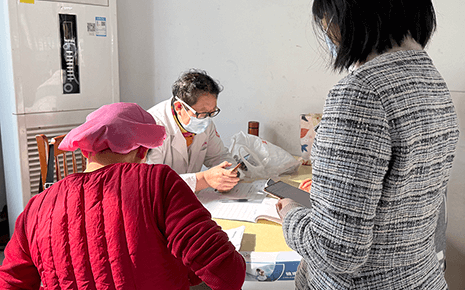 體檢回訪遞溫情，劉潭服裝筑牢職工健康防線