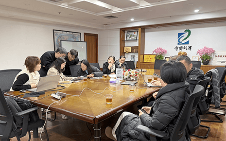 區(qū)工信局聯(lián)合電標(biāo)院華東分院調(diào)研劉潭服裝智能化發(fā)展