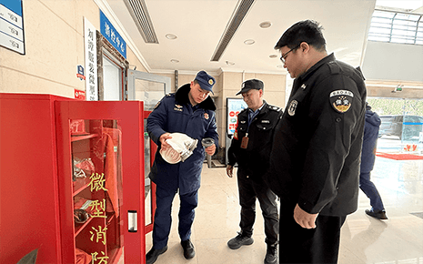 消防部門走進(jìn)劉潭服裝開展安全檢查與應(yīng)急演練