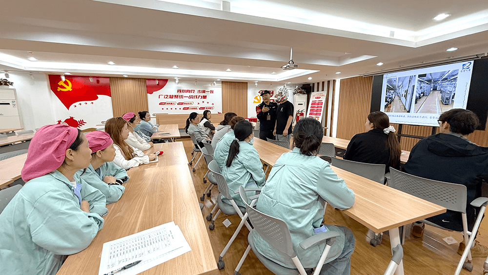 劉潭服裝開展新員工專項(xiàng)培訓(xùn)